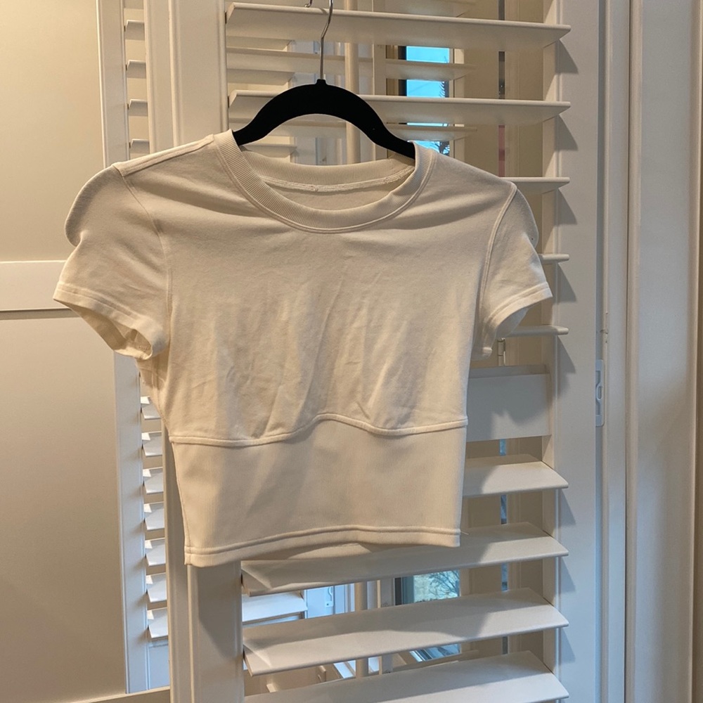 Lululemon crop fitted t shirt white size 2
